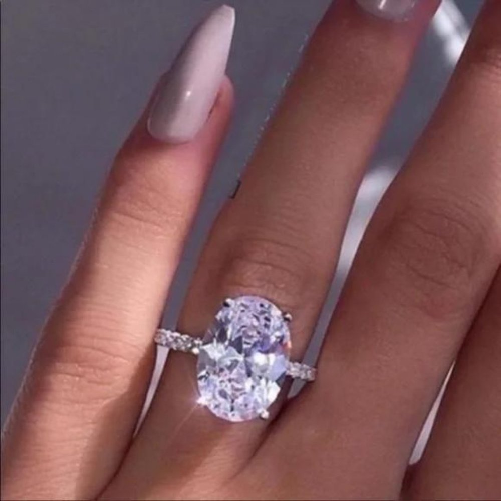 OVAL CUT 5 CT 925 STERLING SILVER DIAMOND RING, CUTE RING, SHINY RING. - Picture 3 of 5